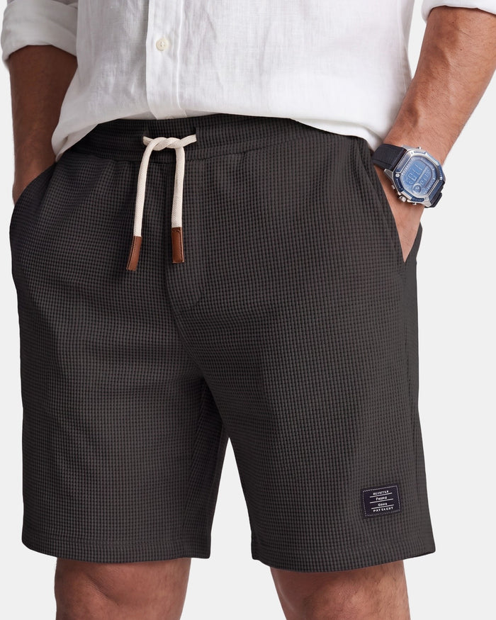 Noah - Casual Textured Knit Shorts