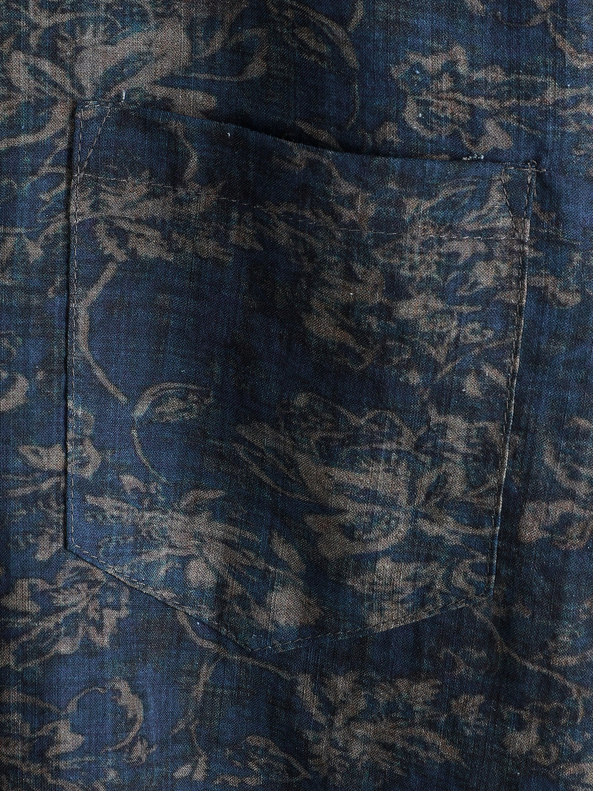 Short-Sleeve Summer Shirt with Pocket and Retro Floral Print