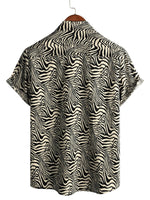 Summer Men's Vintage Tiger Pattern Shirt, Light for Beach Holidays, Short Sleeves and Buttons