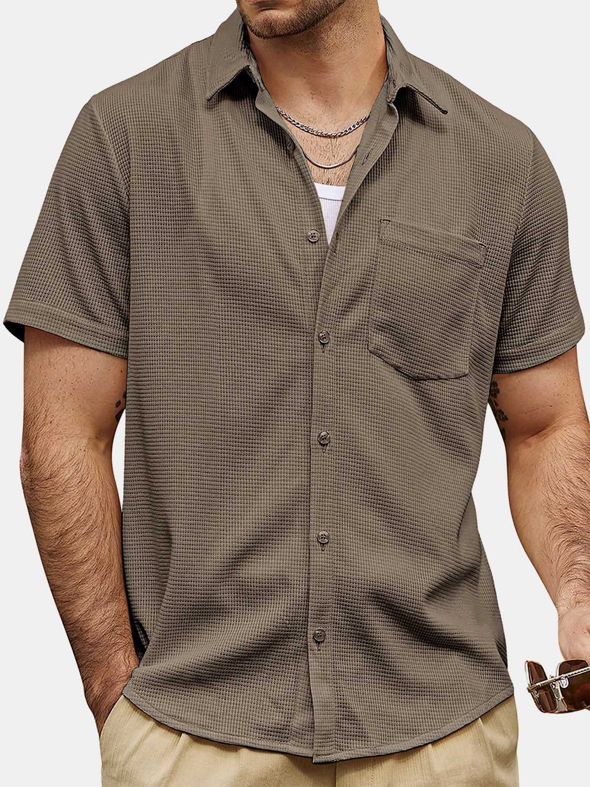 Casual Short-Sleeve Summer Shirt, Quilted Pattern, Perfect for the Beach