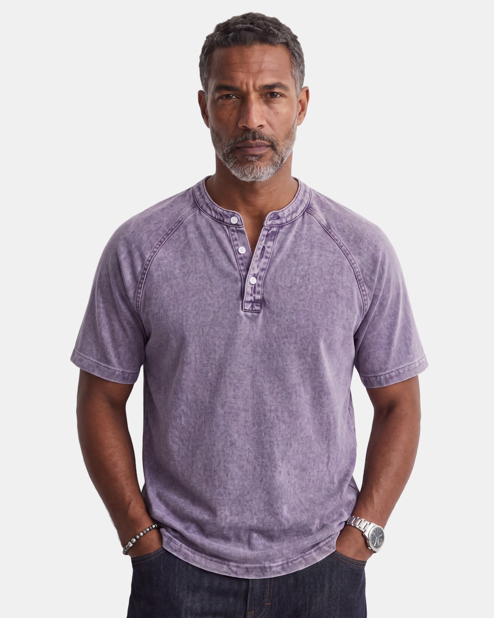 Gavin - Vintage Button T-Shirt for Men Purple, photo studio