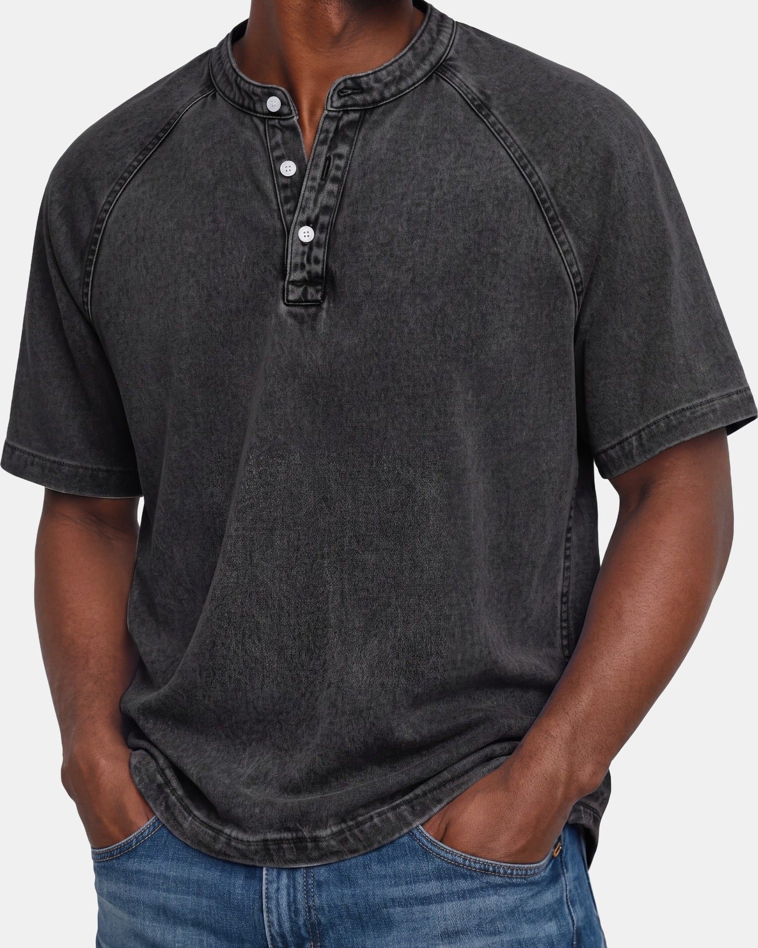 Thomas - Vintage Button T-Shirt for Men Black, photo studio