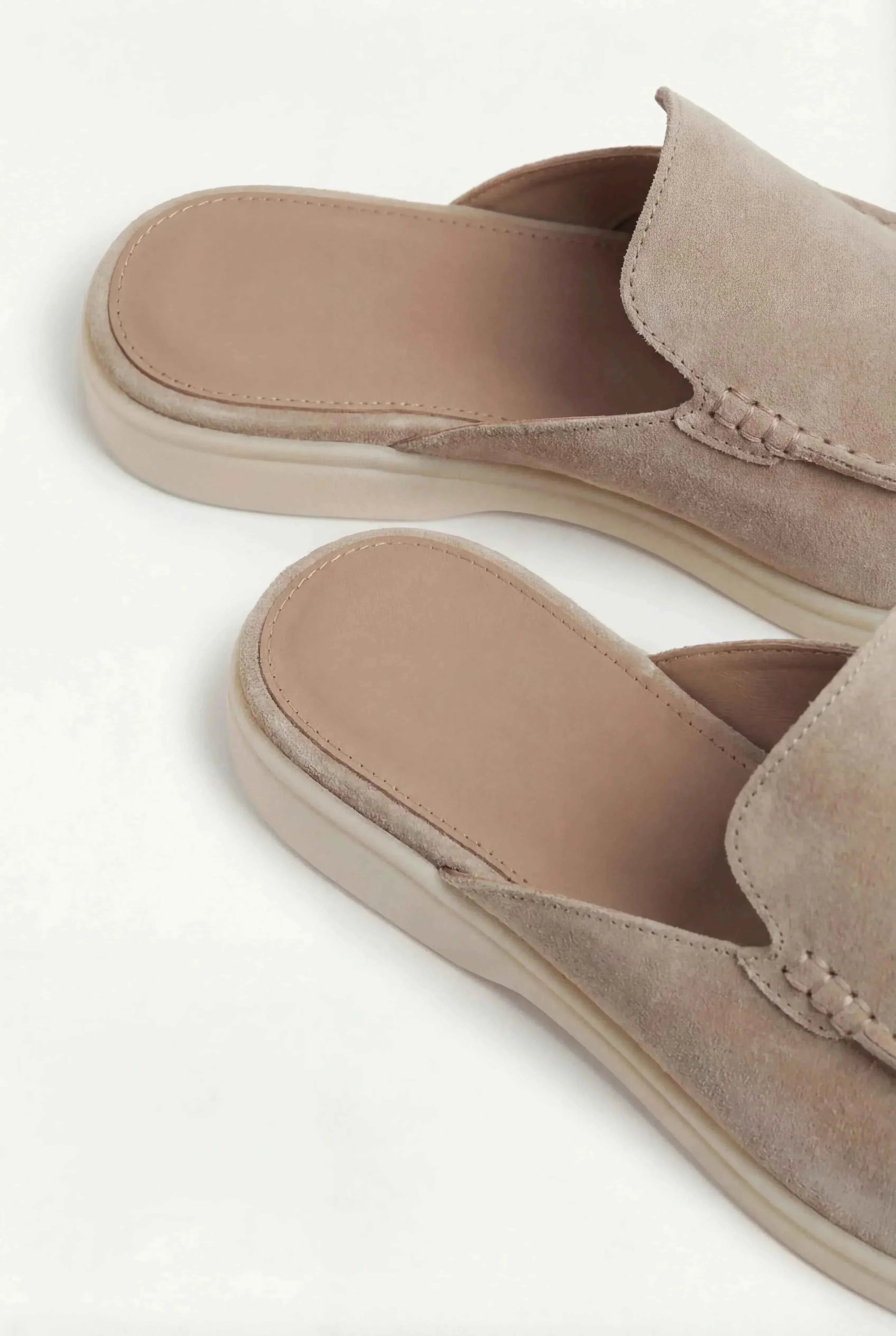 Mule Yacht i Suède Beige